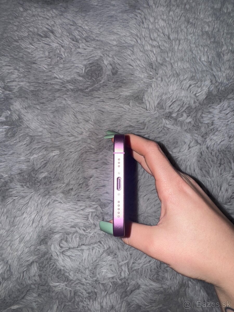 iPhone 16 ružový - 3