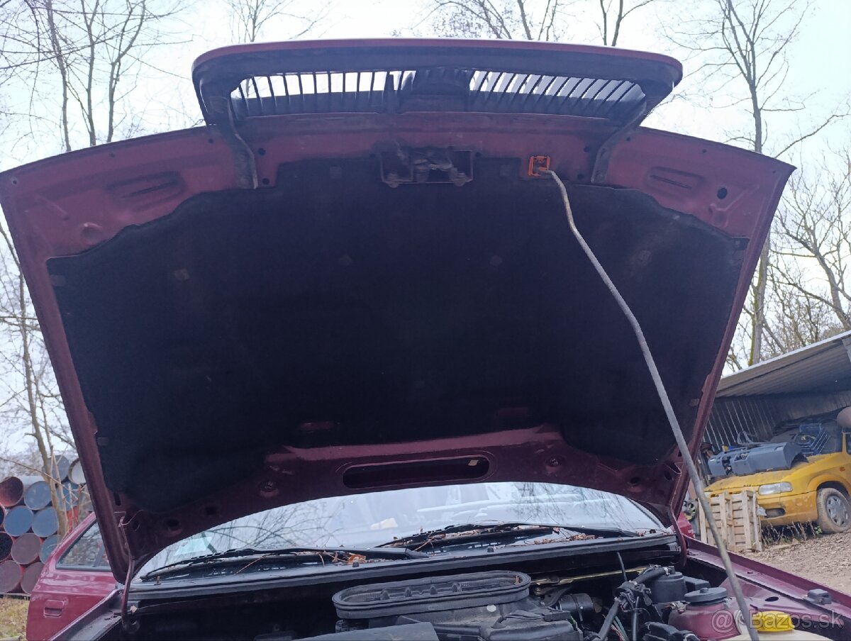 Predná kapota bordová škoda Felicia - 3