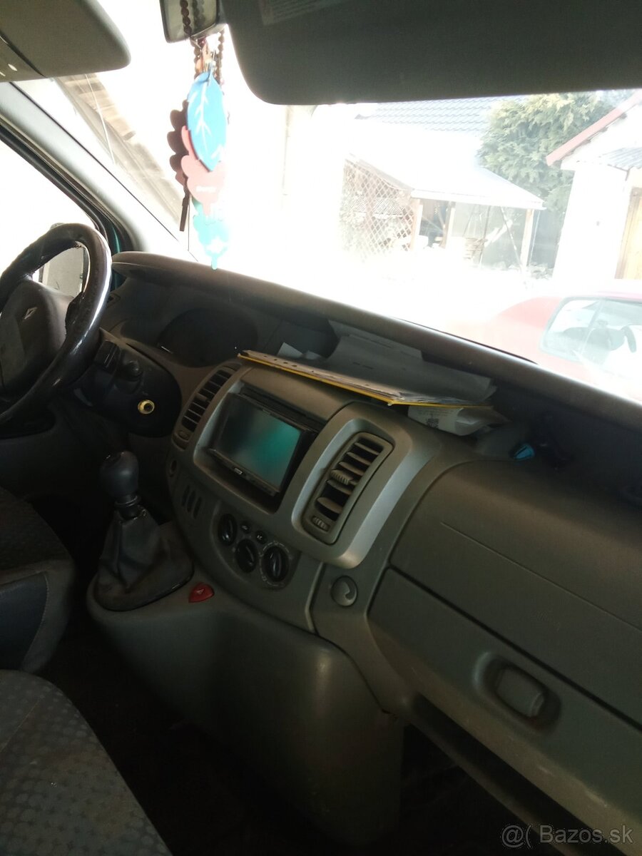 Renault trafic 2.0, 9 miestne - 3