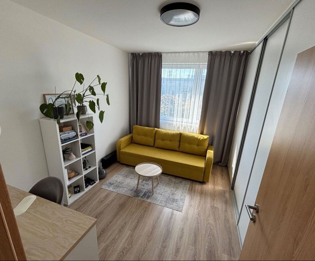 Na prenájom 3izbový byt s balkónom Ovocné sady, ulica Ivansk - 3