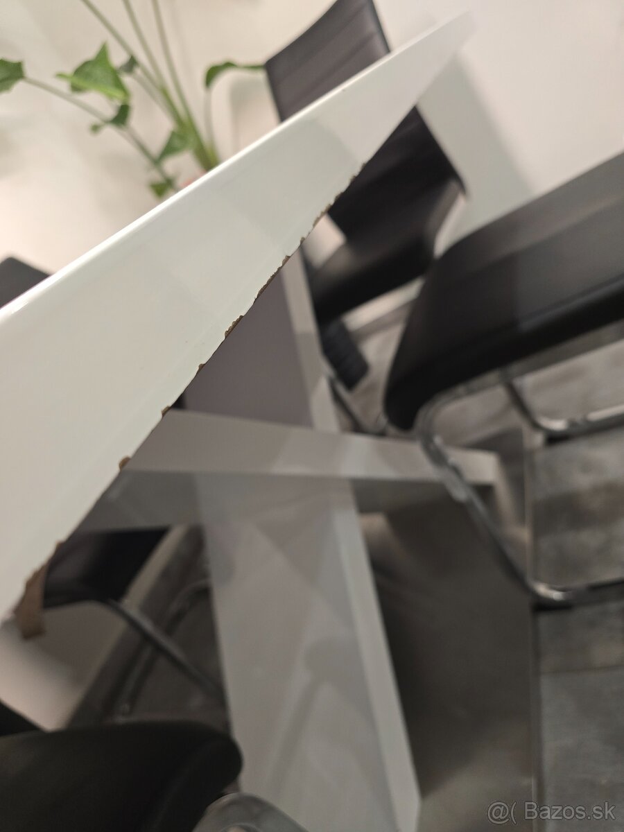 Jedálenský stôl a stoličky - 3