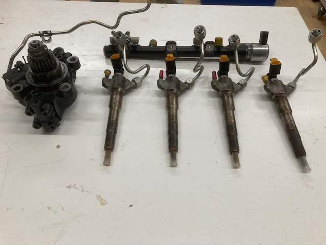 Repasované súčiastky na motor Renault Master M9T 726 - 3