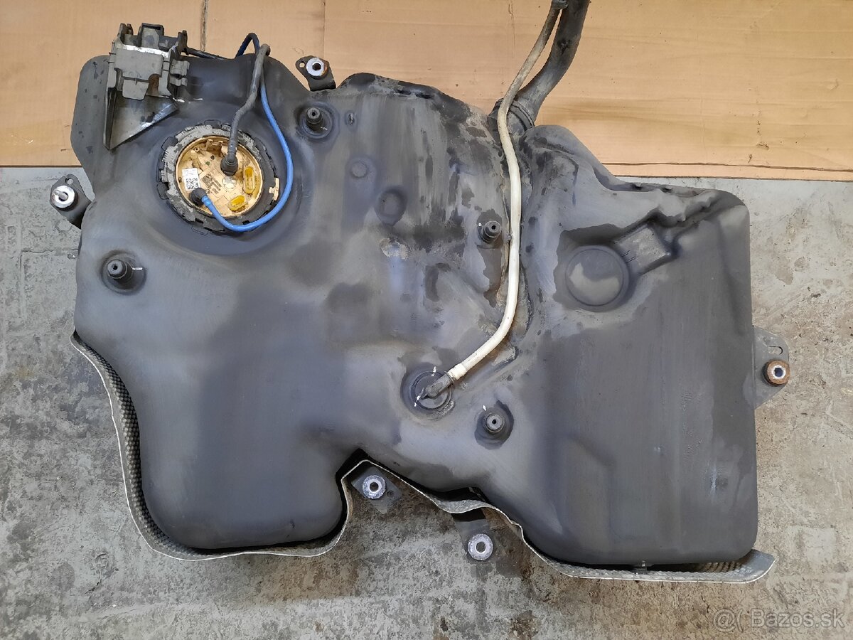 nádrž, čerpadlo, plavák Passat B8 - TDI - 3