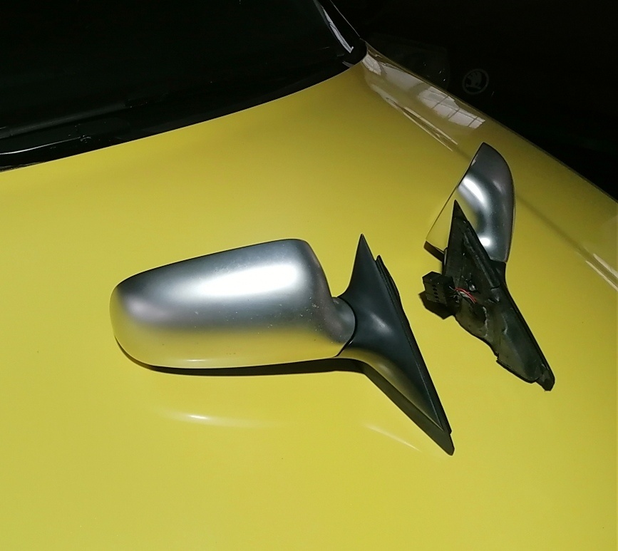 Prodám originál zrcátka Audi RS4 B5 2001 - 3