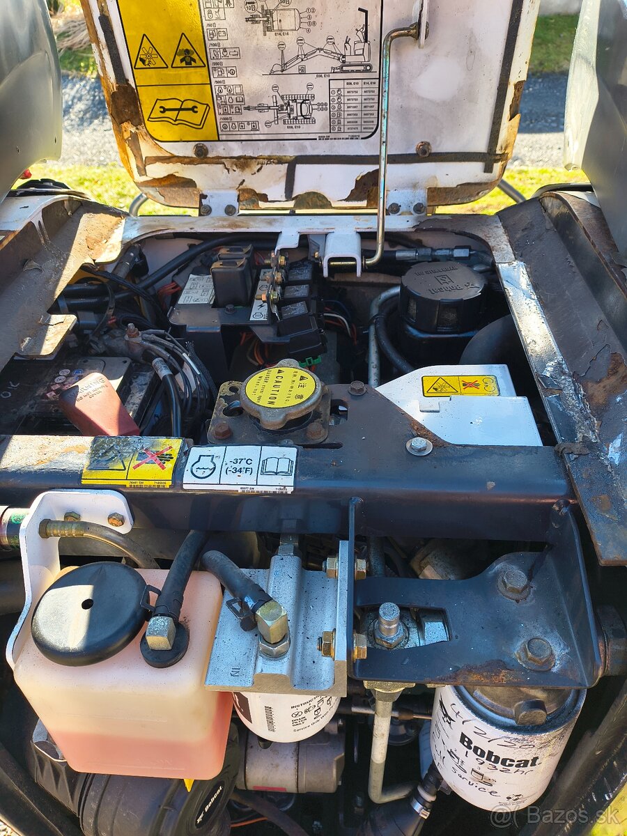 Bobcat E10 - 3