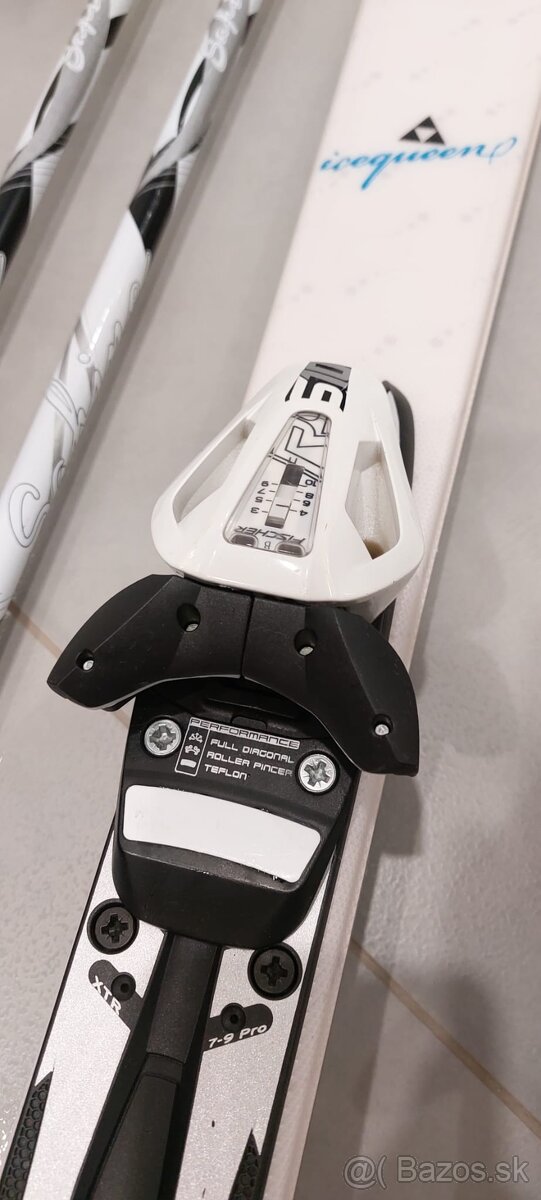 Lyže, lyžiarky a paličky - 3