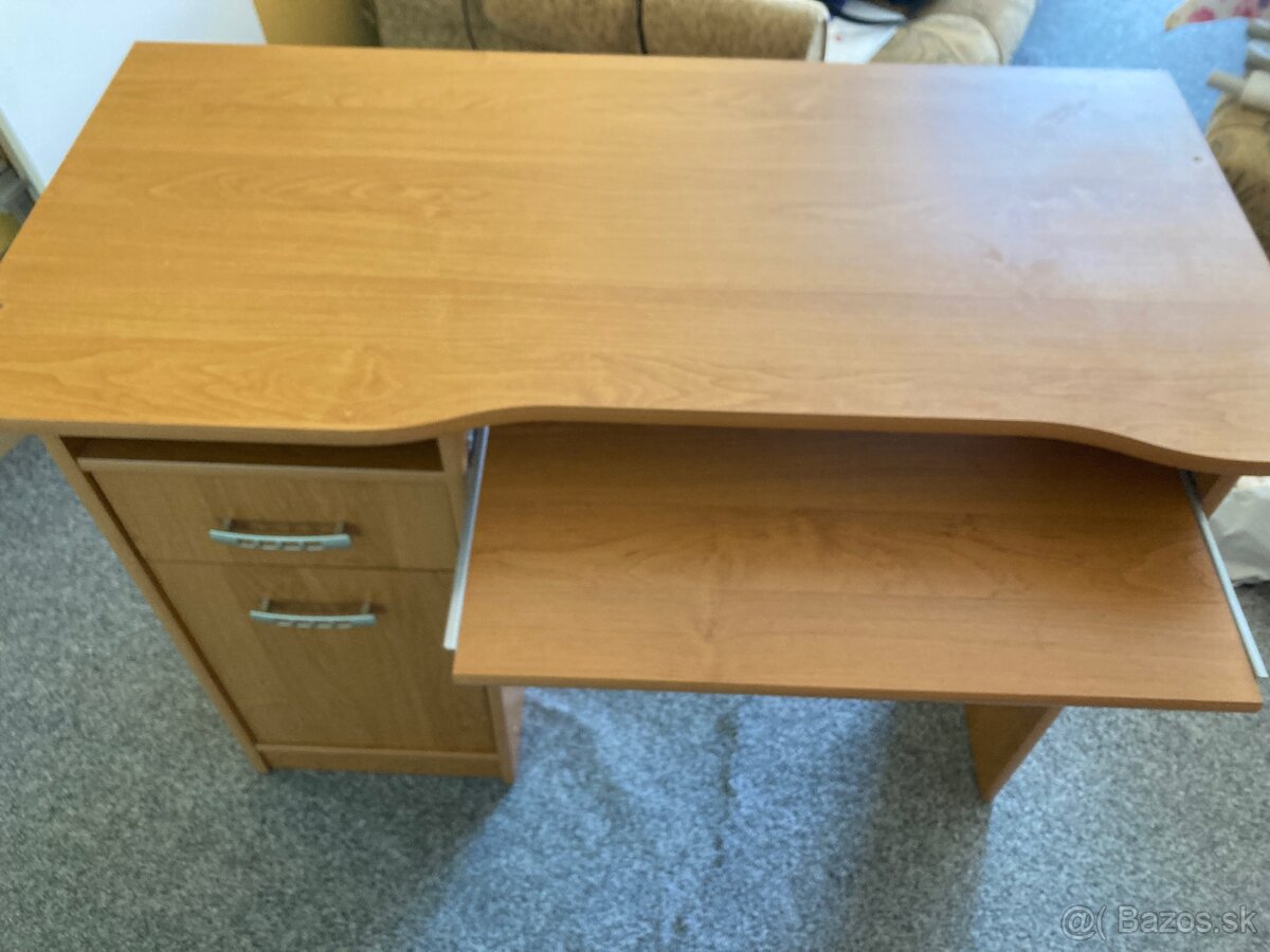 Pracovny stol - 3