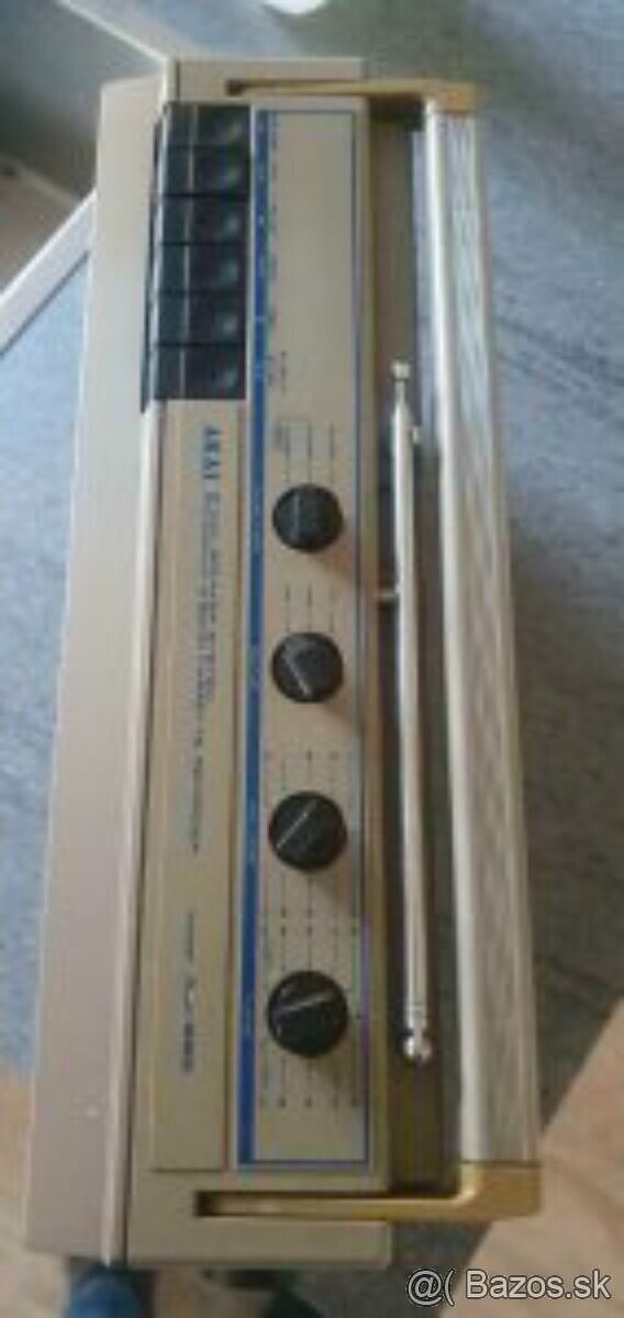AKAI radio FM - SW - MW - LW - sieť 230v - Baterky - 3