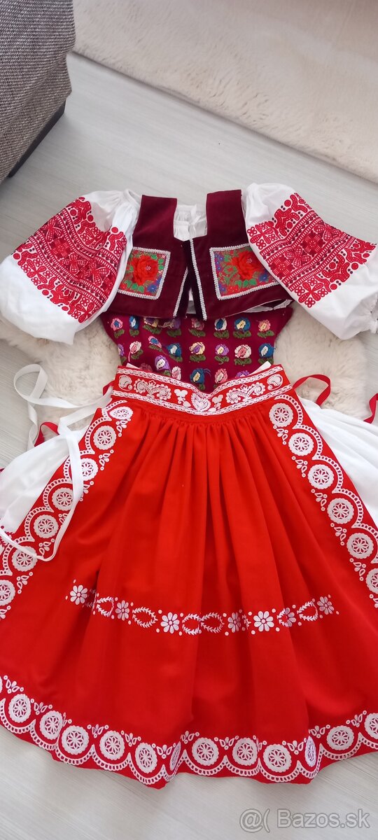 Kroj kompletný - 3