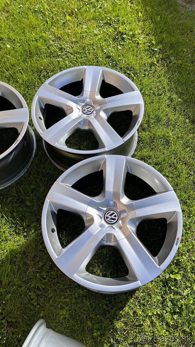 Disky 5x120 r18 Vw T5 T6 - 3