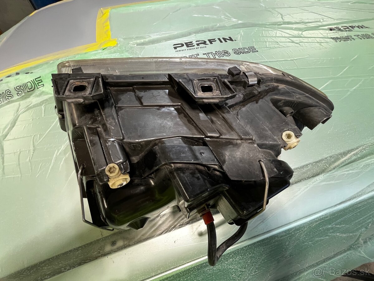 Audi A6 C5 predne svetlo xenon facelift - 3