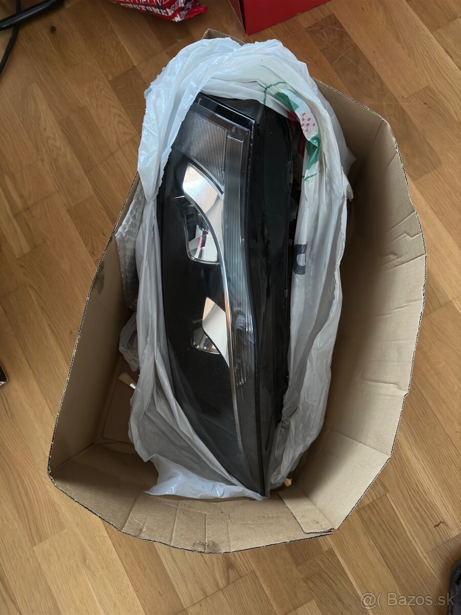 Predné pravé OEM svetlo Audi A4 B8 (halogén) - 3