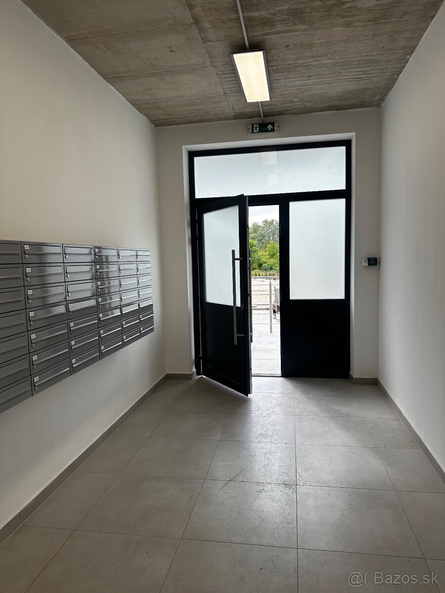 SIMI real - novostavba- 3 izbový byt s lódžiou s každej izby - 3