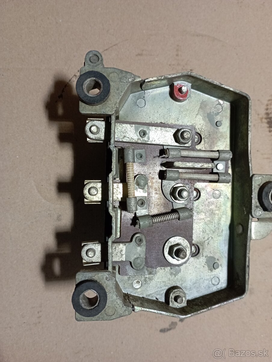 Regulátor napätia uaz, Volga, GAZ 69 - 3