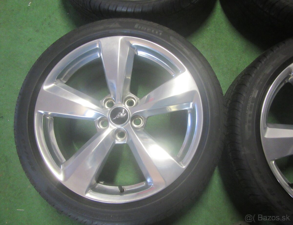 R19 Letná sada FORD MUSTANG rozteč 5x114,3 255/40R19 - 3