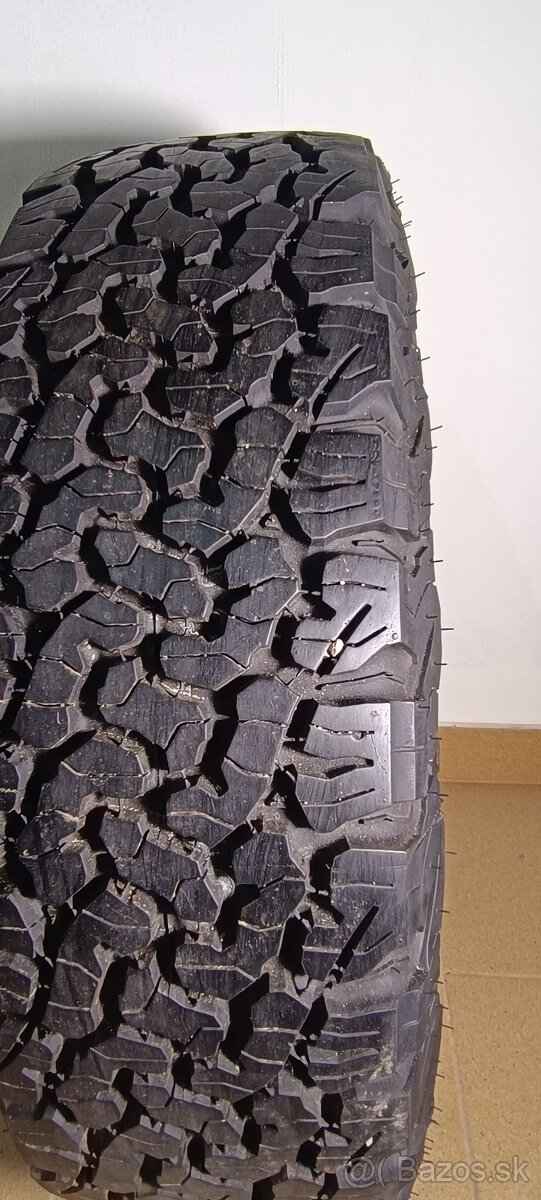 Predám pneumatiky na Daciu 215/65 R16 103/100 - 3