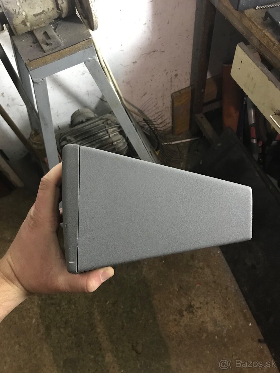 Škoda Felicia GLXI Skrinka Pod Rádio - 3