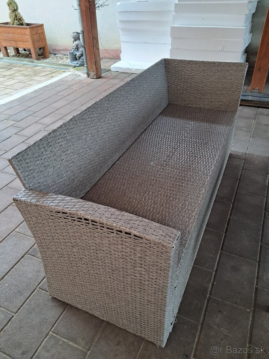 Záhradne sedenie - 3