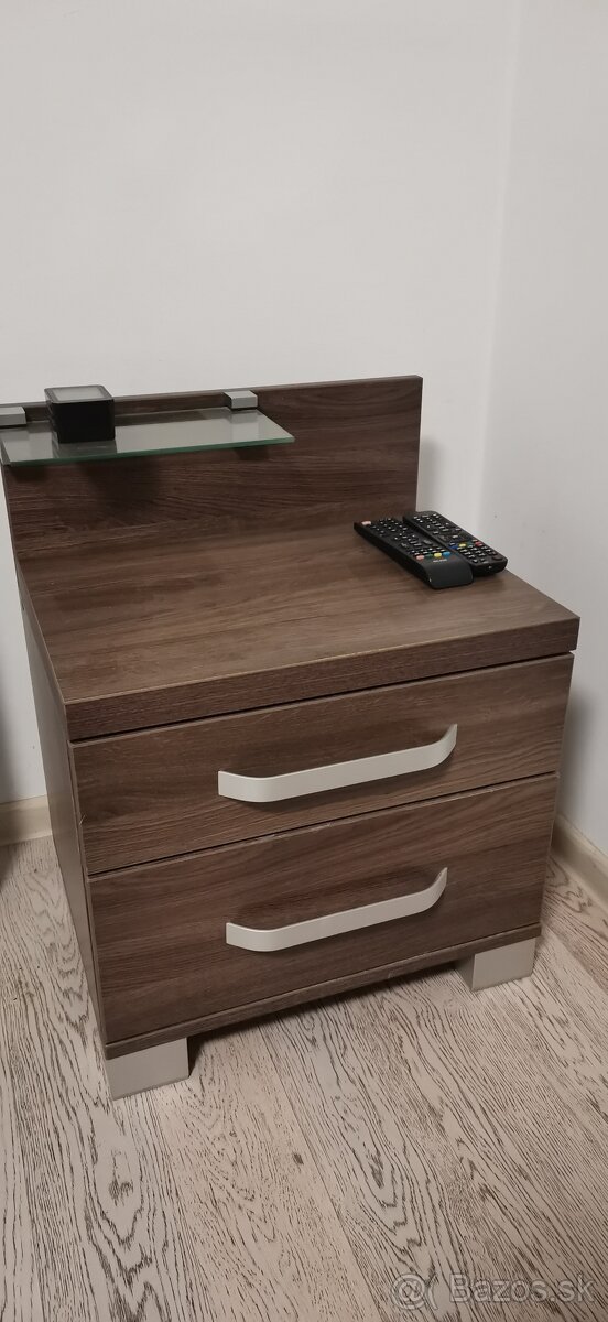PREDÁM KOMODU+STOLÍKY+POLIČKA. - 3