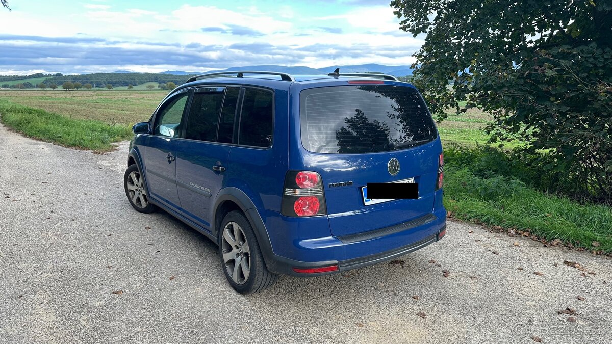 Volkswagen Cross Touran 2.0 TDI DSG - 3