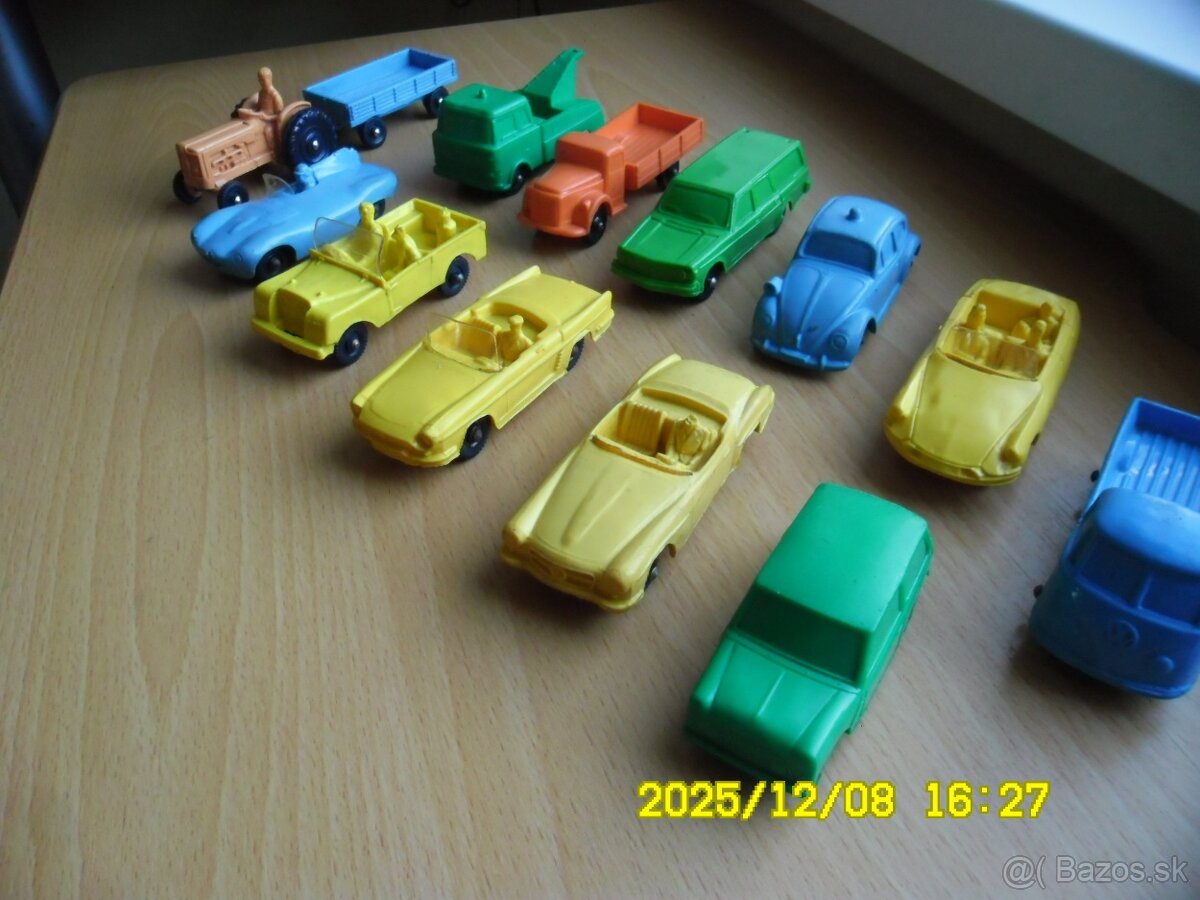 Stare hračky autička - 3