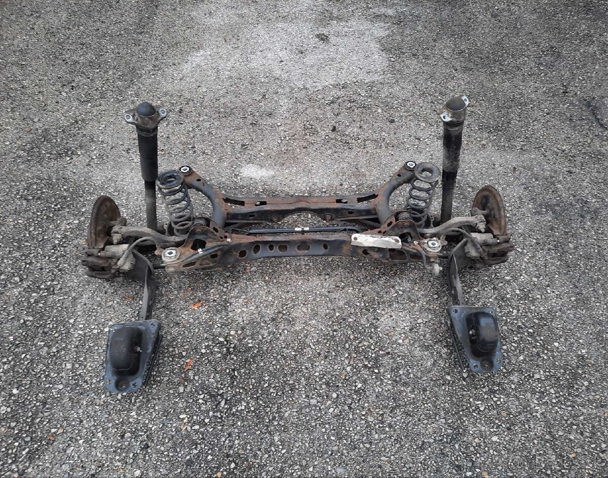 zadná náprava Passat B8 - 3