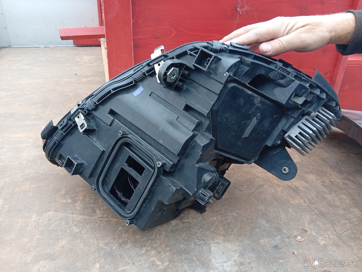 Predám svetlo predné na Mercedes Benz Ctrieda - 3