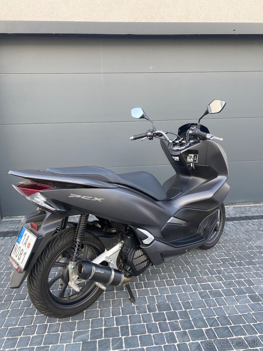 HONDA PCX 125 - najeto 734 km - 3
