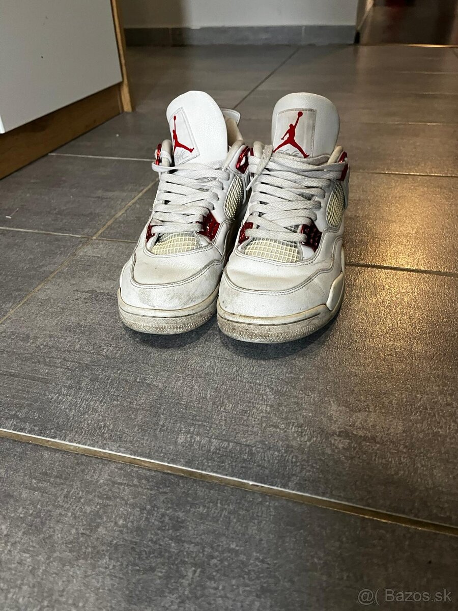 Jordan 4 Retro - 3