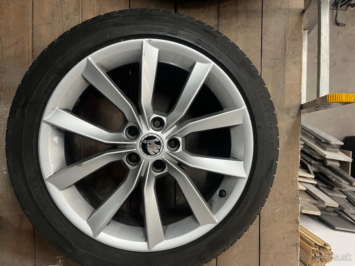 Elektróny 5x112 235/45 R18 - 3