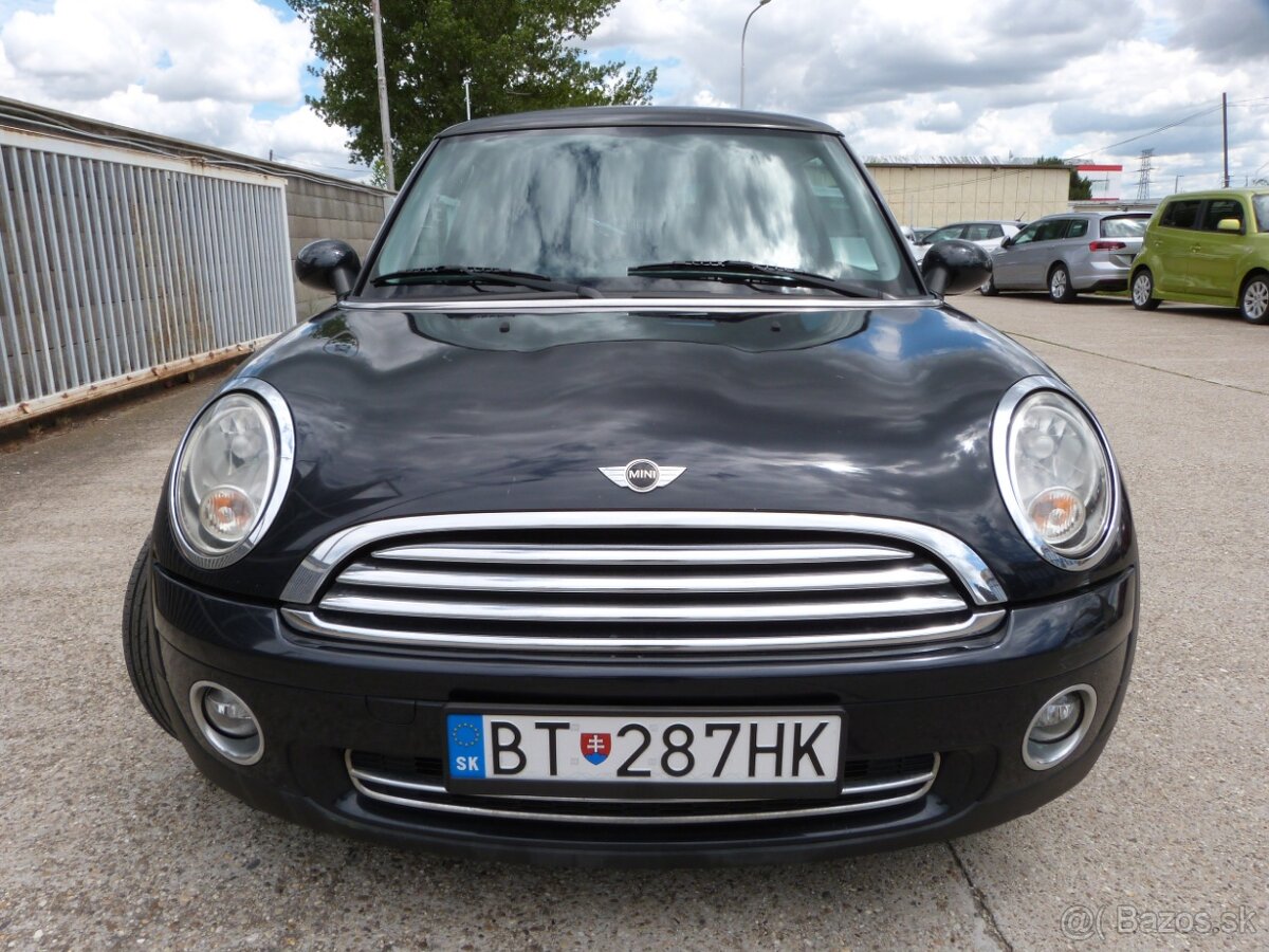 Mini One 1,4i 70kW M6 panoráma - 3