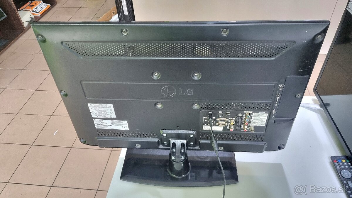 LED TV LG 26LE3300 26" 66cm - 3
