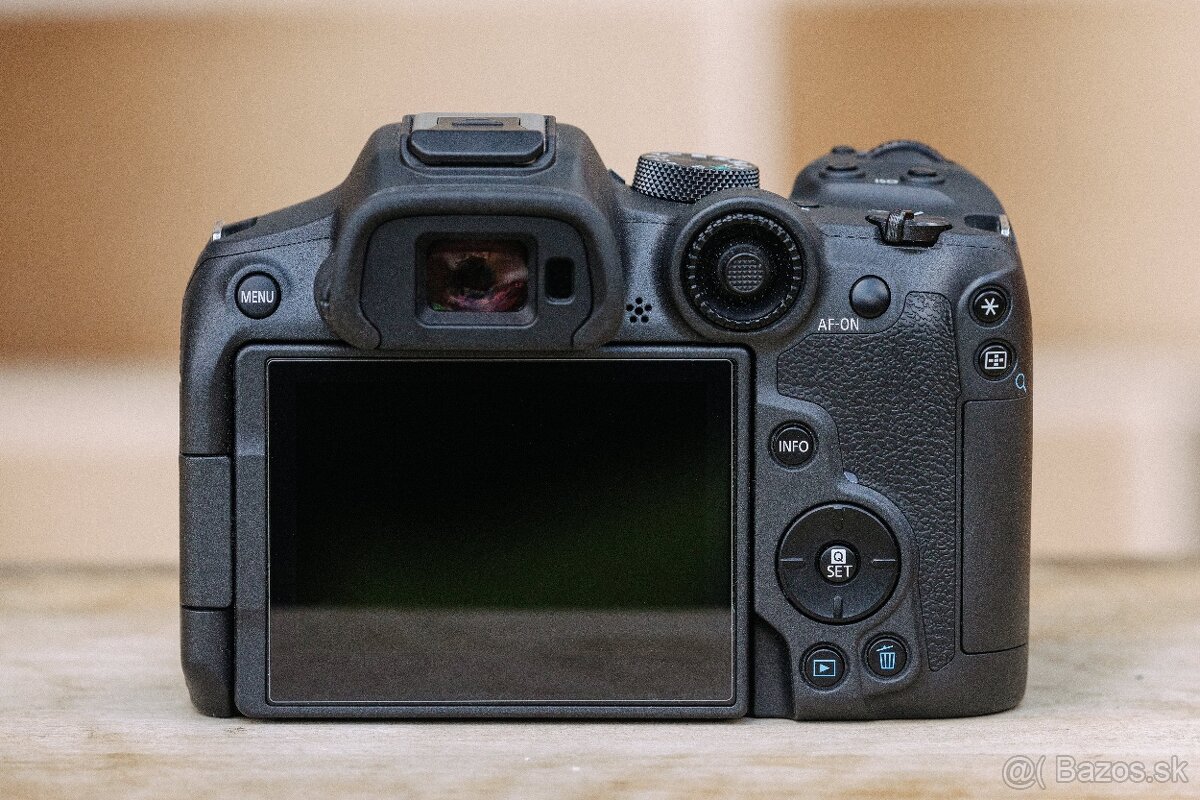 Canon EOS R7 - 3