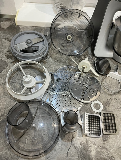 Kuchynský robot Bosch MUM 58364 1000W - 3