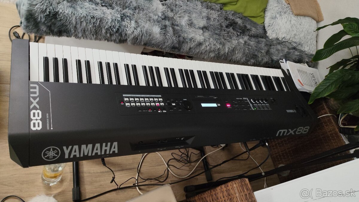 Yamaha mx88 - 3