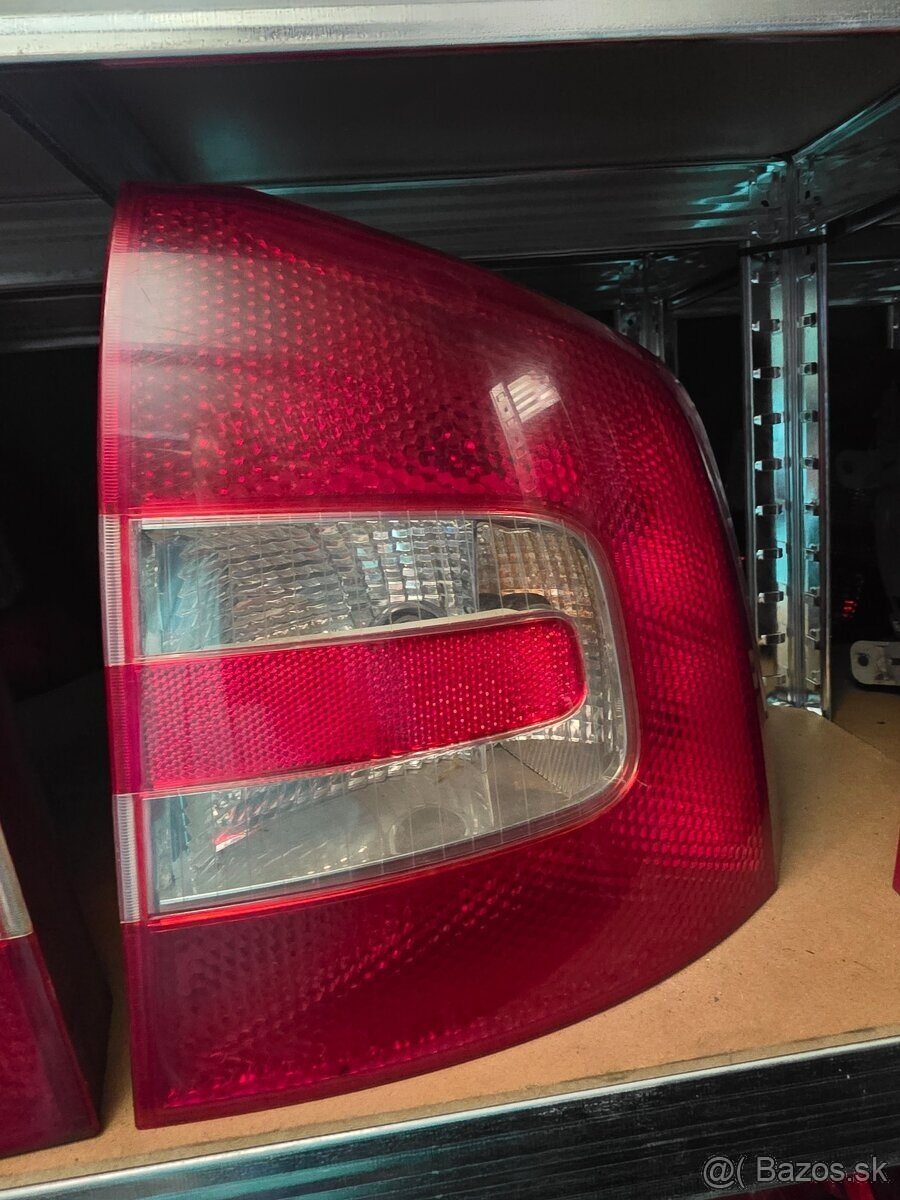 Zadne svetlá skoda octavia 2 combi - 3