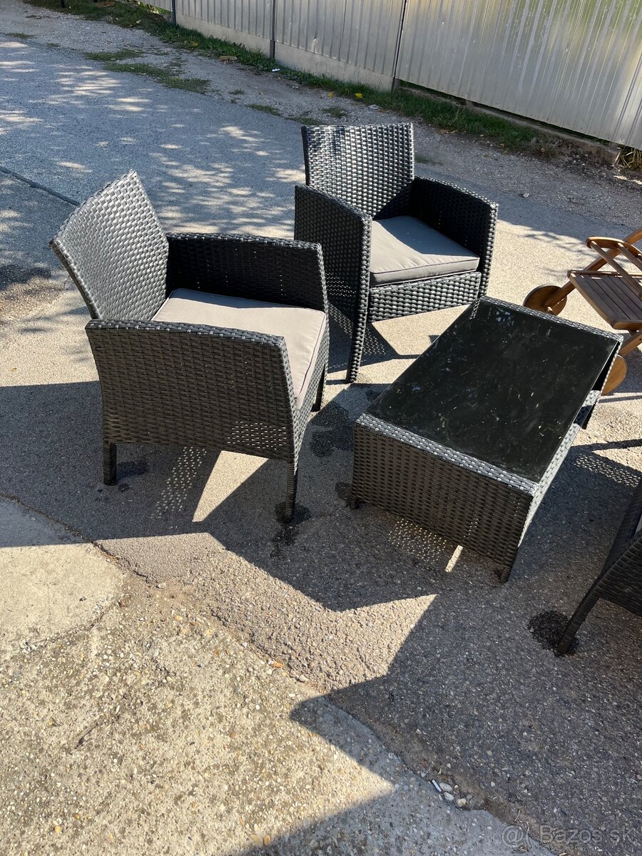 Ratanové sedenie plus servírovací stolík - 3