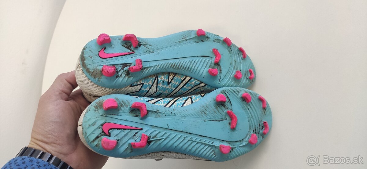 Predám kopačky NIKE (veľkosť 35) - 3