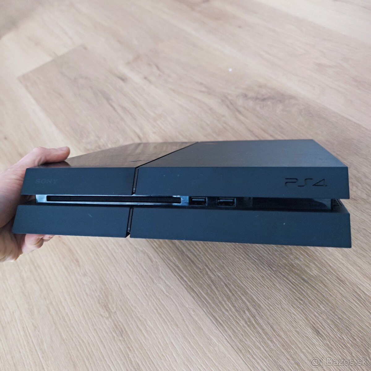 PlayStation 4 500GB + ovládač a hry - 3