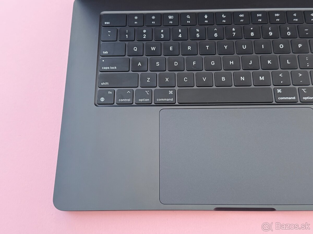 MacBook Air M3 2024 15 - palcový 8GB / 256GB - 3