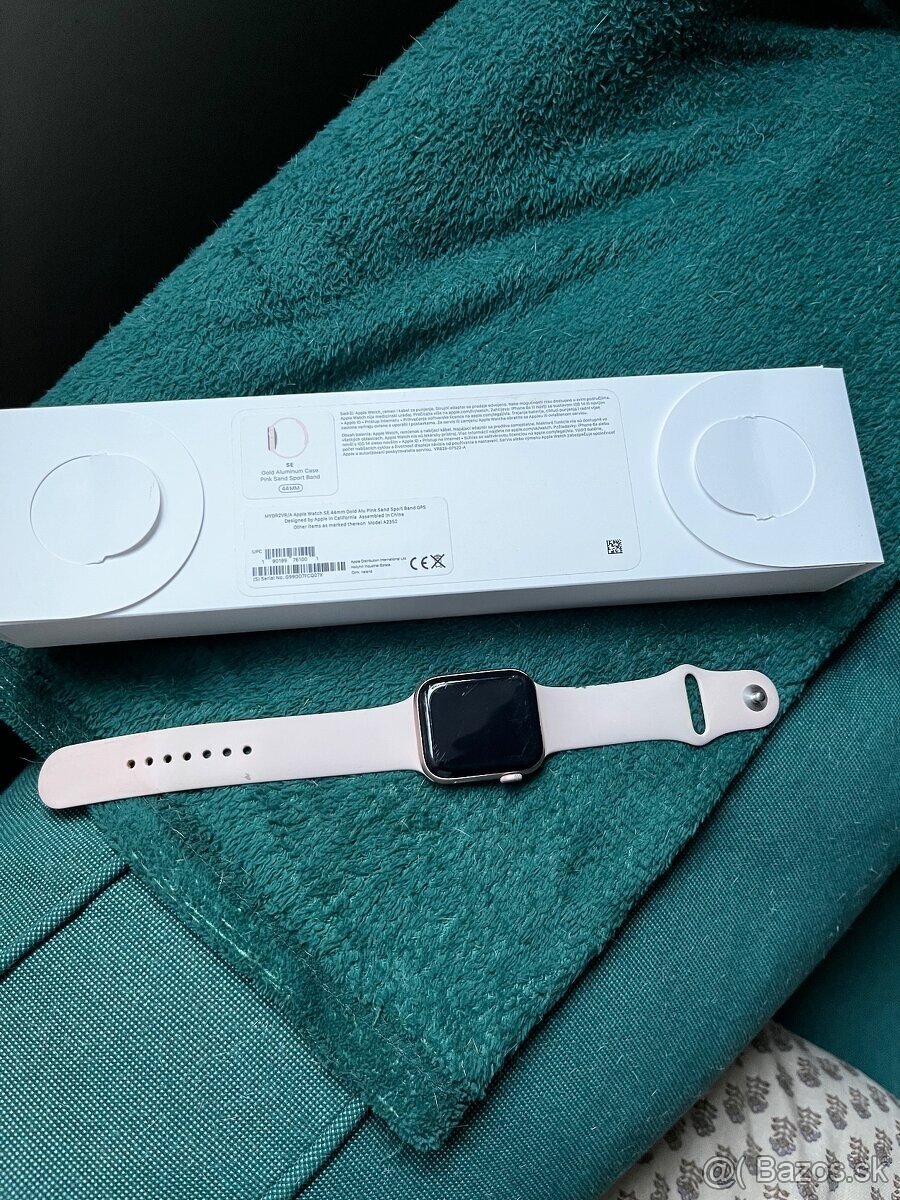 Apple Watch SE 44mm Rose Gold - 3