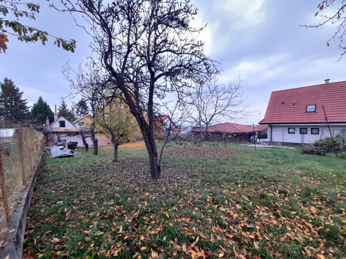 Exkluzívny stavebný pozemok v lukratívnej lokalite Pereš - 3