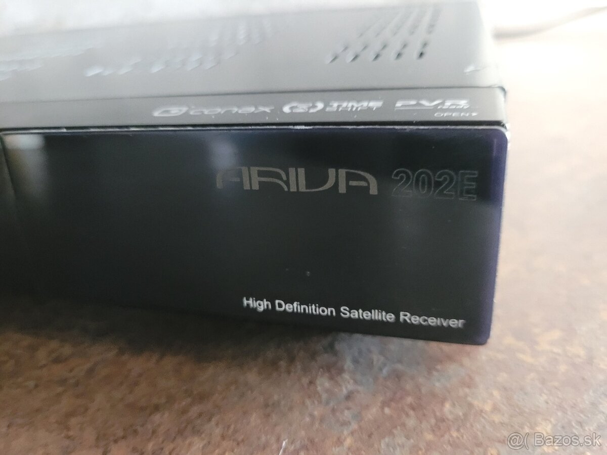 Satelitný prijímač FERGUSON ARIVA 202E s diaľkovým ovládačom - 3