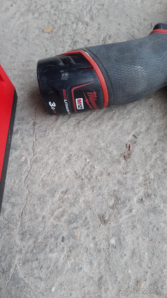 AKU set Milwaukee vrtačka + rázový utahovák - 3