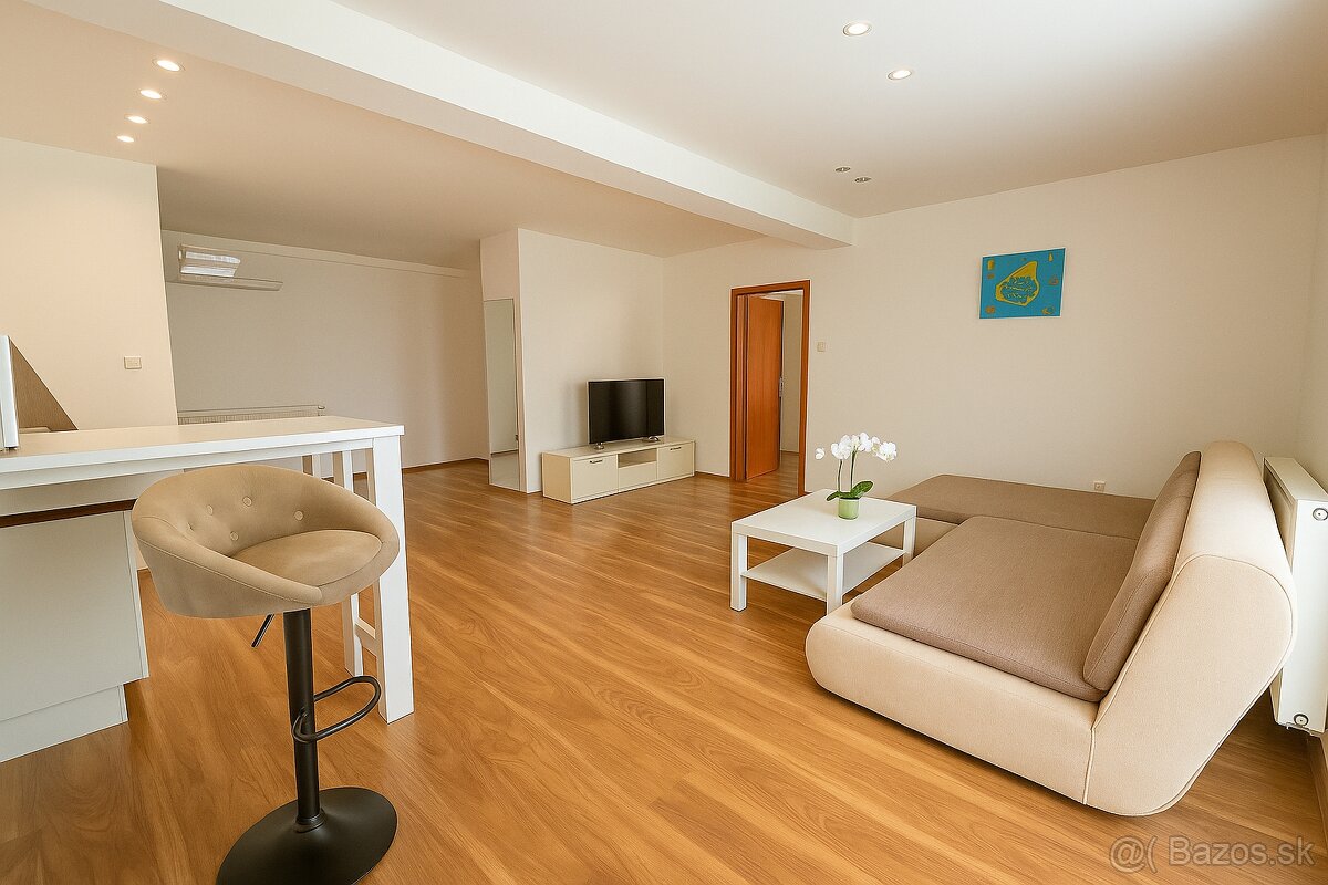 Podkrovie v srdci mesta: moderne zariadený 2-izbový byt, ? - 3