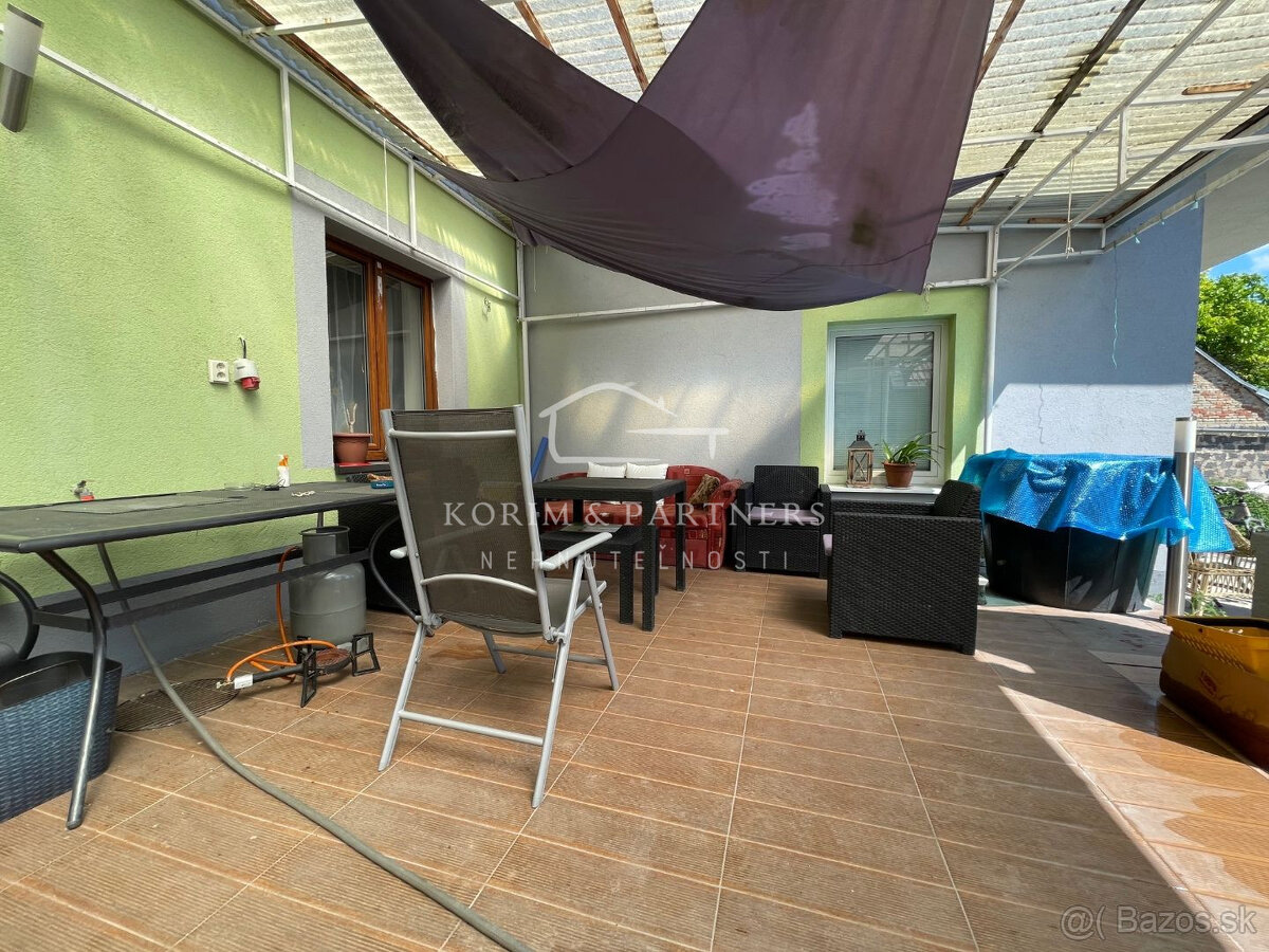 Rodinný dom s hydroponickou farmou a 40 árovým pozemkom, Iža - 3