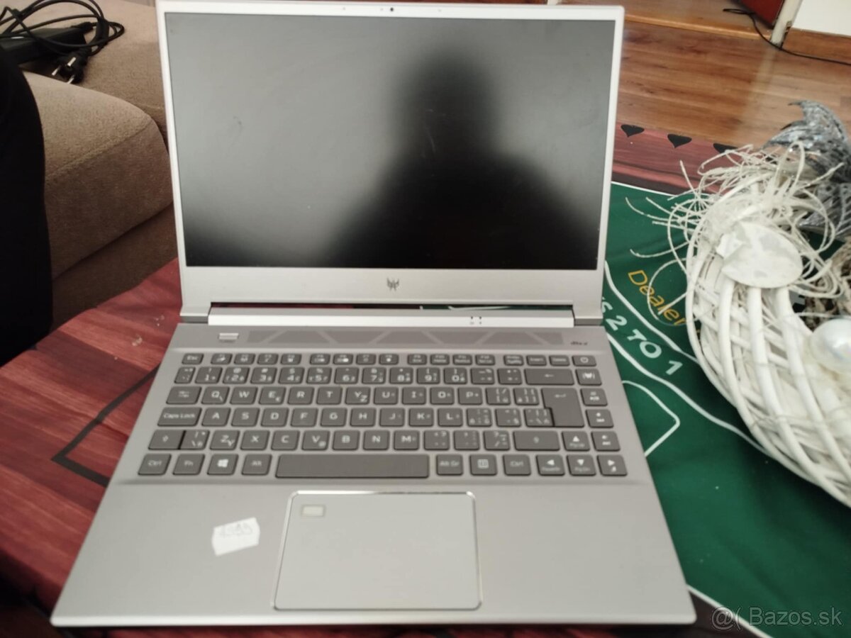 Acer Predator Triton 300 SE - 3