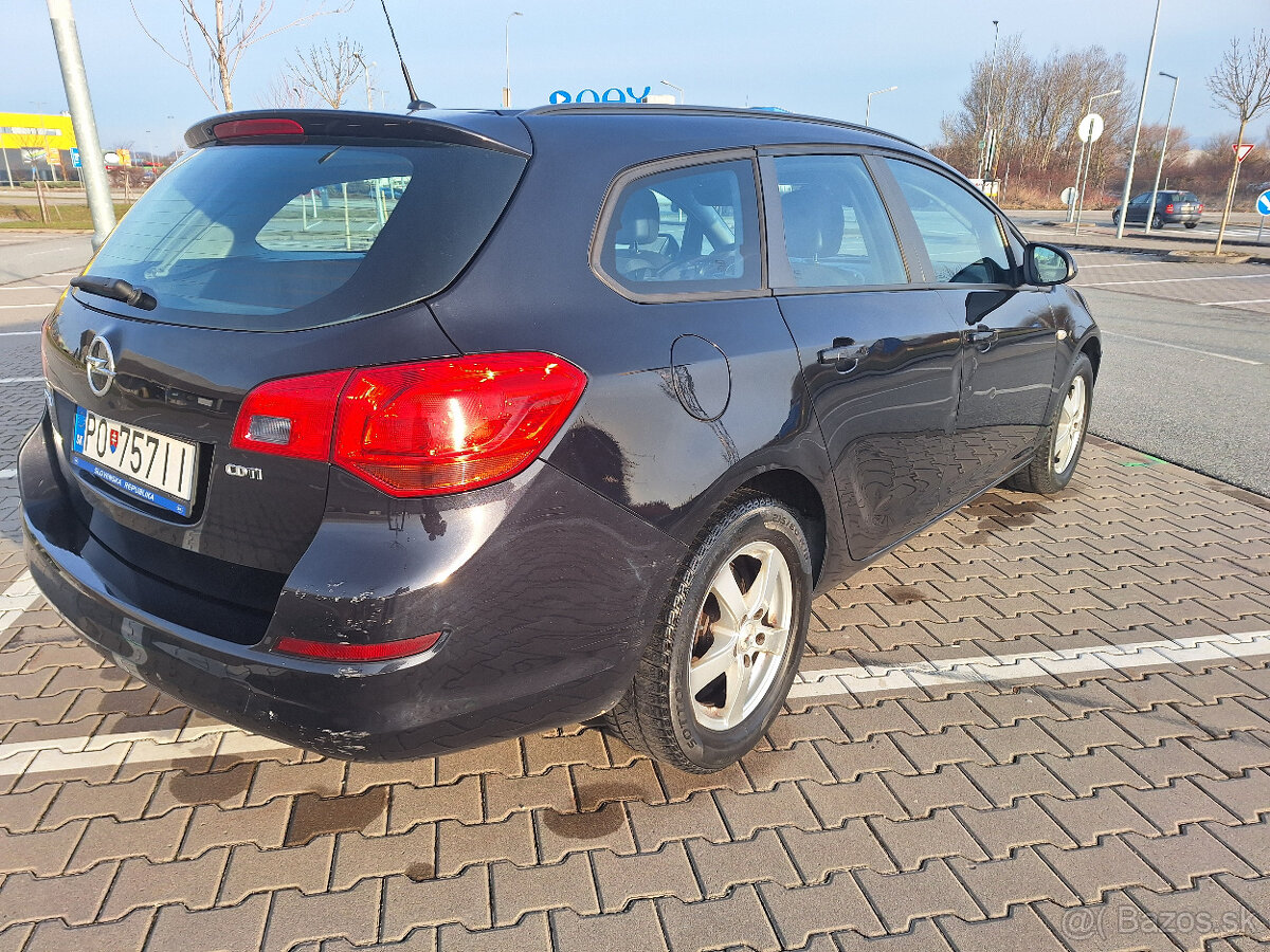 Opel astra J combi - 3