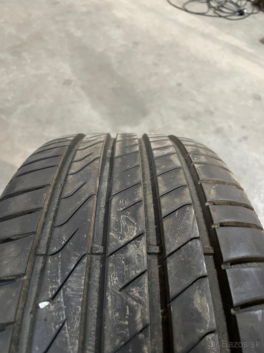 Pirelli cinturato 215/55r17 - 3