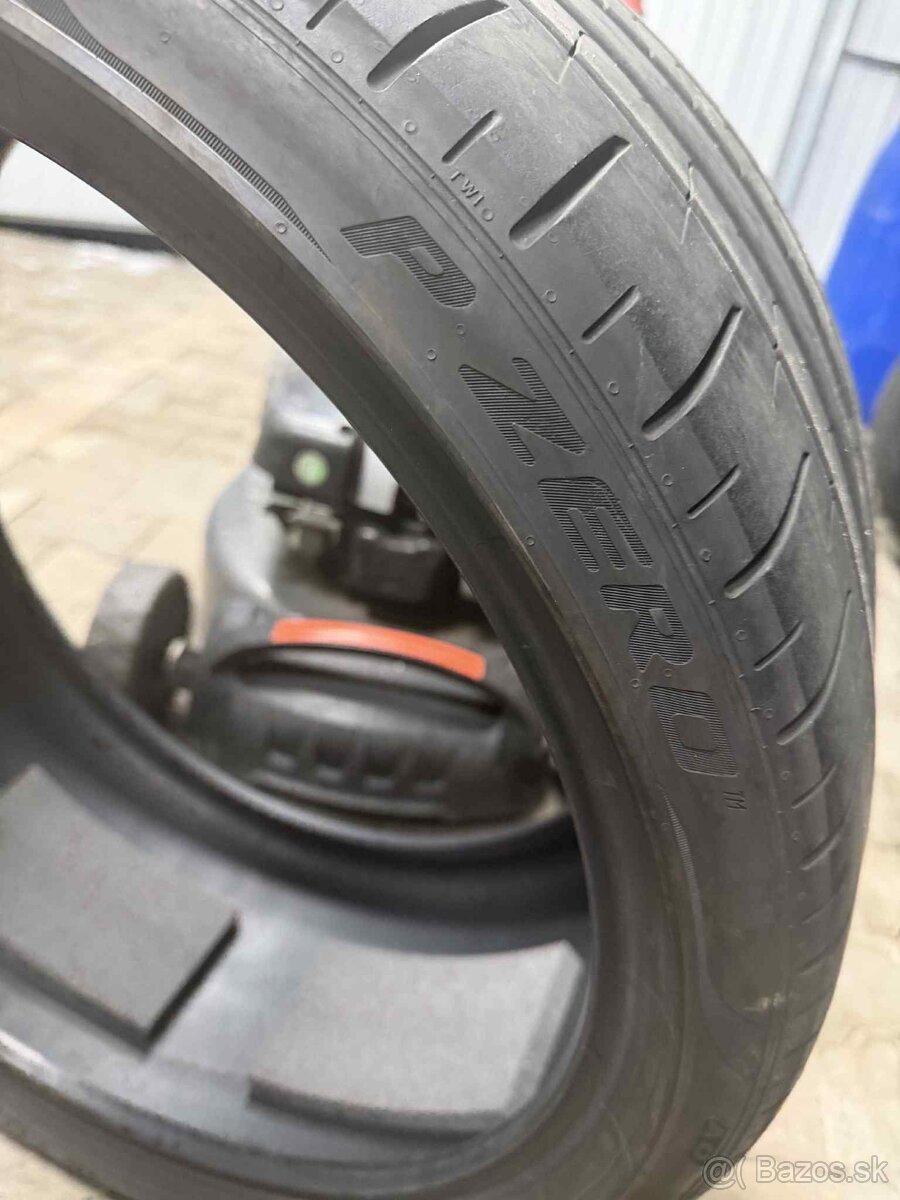 Pirelli PZero 285/30 ZR R22 - 3